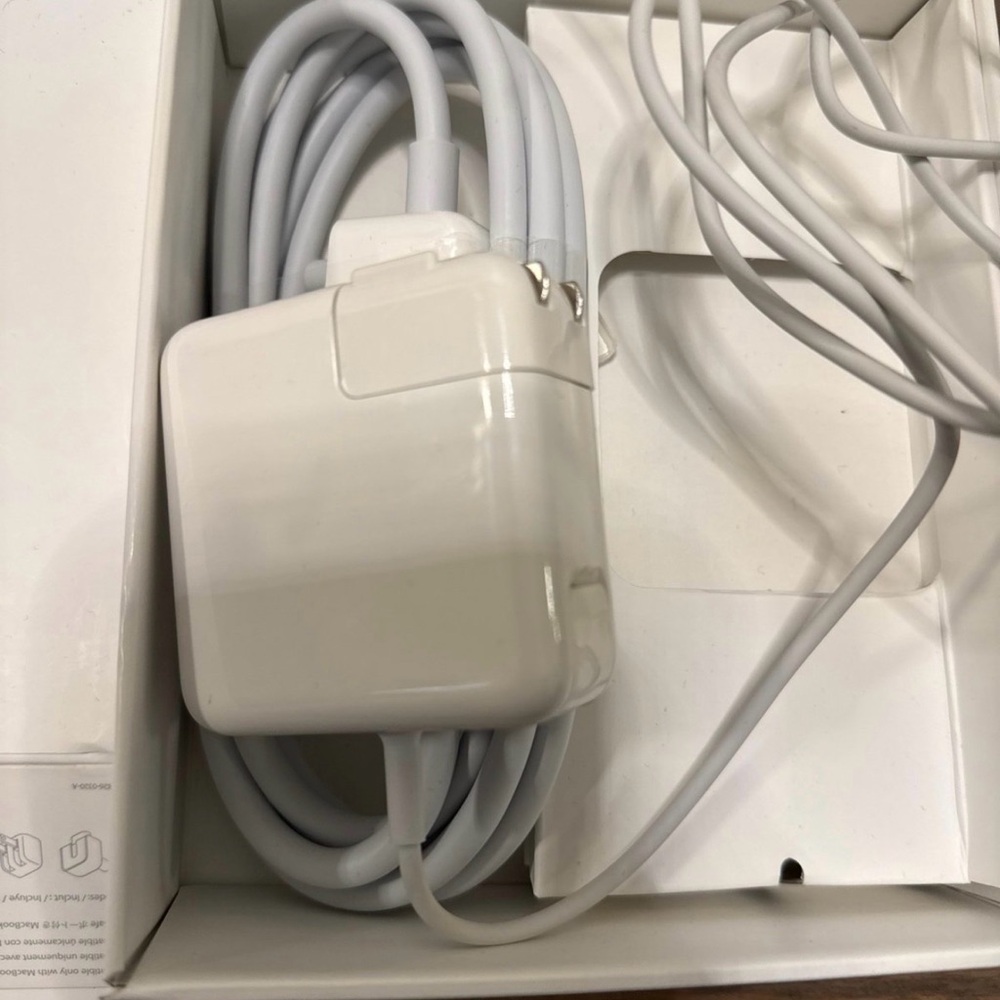 MacBook Air 2011 Power Adapter with Cable charger